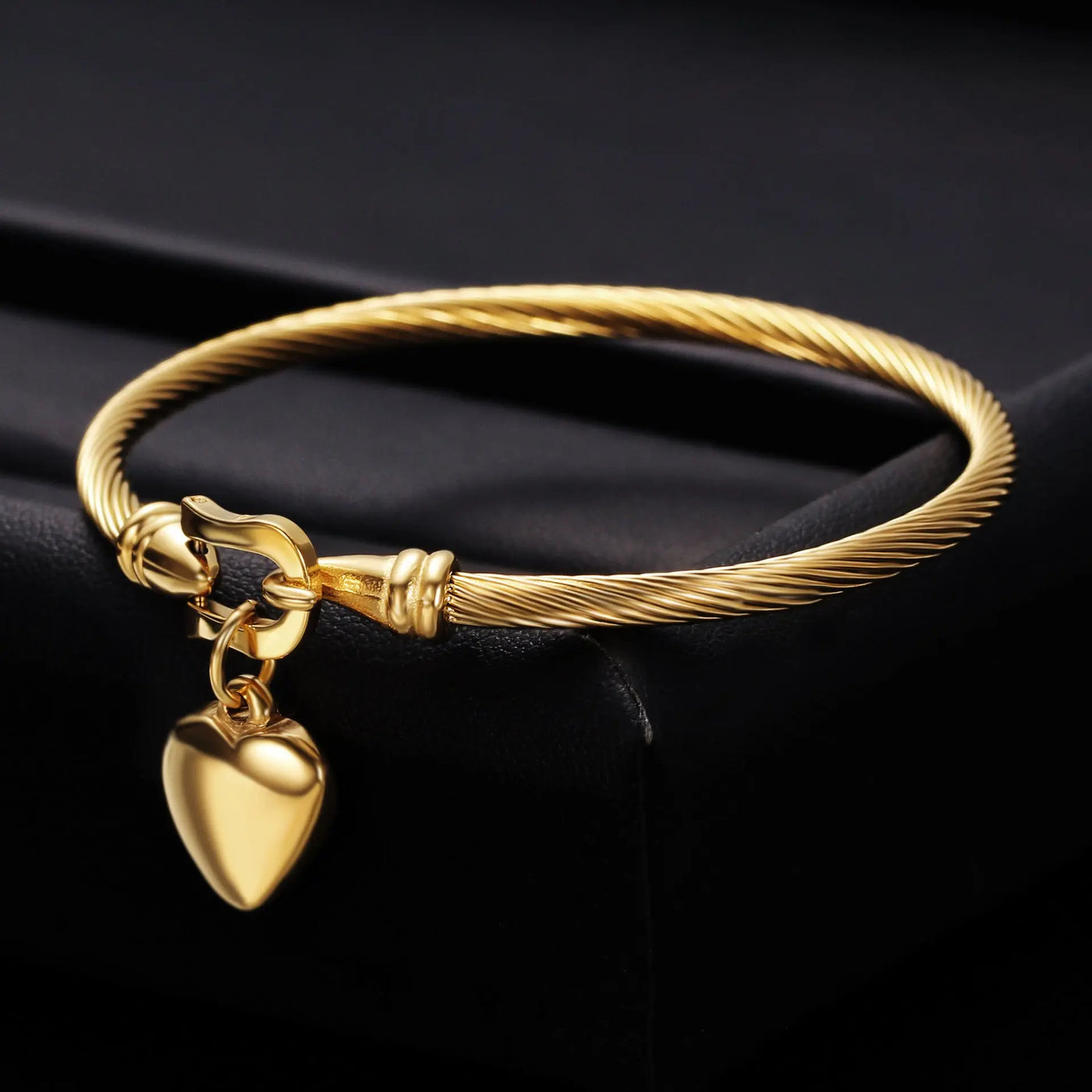 Horseshoe Buckle Bracelet Titanium Steel Heart Pendant Bangle null